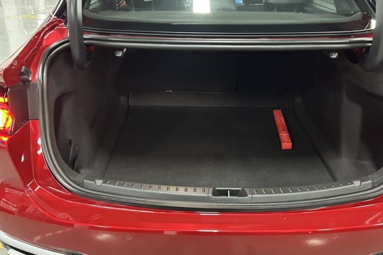 Used Ford Mondeo 2025 2.0T EcoBoost Ultimate Edition Trunk