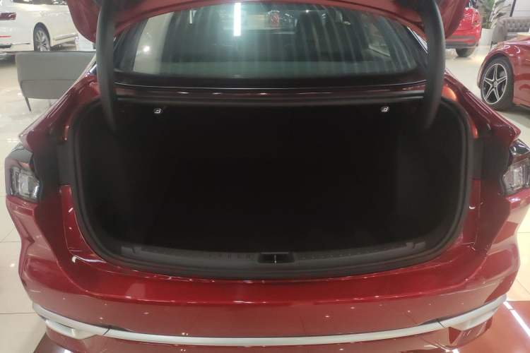 Used Ford Mondeo 2025 2.0T EcoBoost Ultimate Edition Trunk