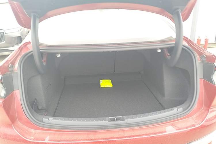 Used Ford Mondeo 2025 2.0T EcoBoost Ultimate Edition Trunk