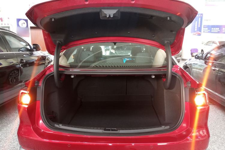 Used Ford Mondeo 2025 2.0T EcoBoost Ultimate Edition Trunk