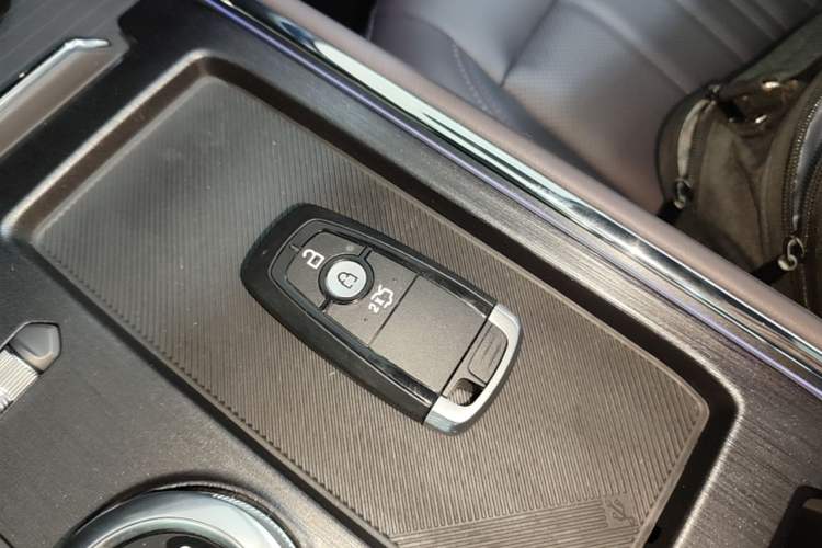 Used Ford Mondeo 2025 2.0T EcoBoost Ultimate Edition Vehicle Key