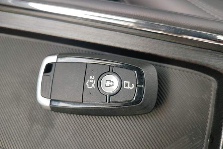 Used Ford Mondeo 2025 2.0T EcoBoost Ultimate Edition Vehicle Key