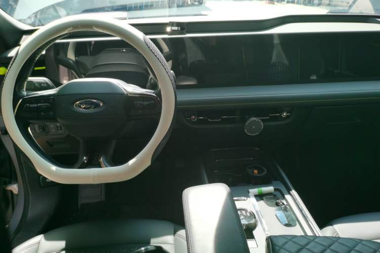 Used Ford Mondeo 2025 2.0T EcoBoost E Hybrid Sport Edition Center Console
