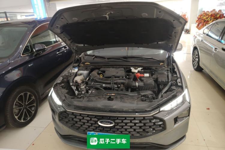 Used Ford Mondeo 2025 2.0T EcoBoost Luxury Version Engine Bay