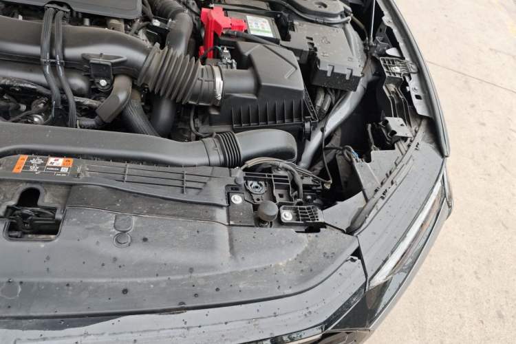 Used Ford Mondeo 2025 2.0T EcoBoost Luxury Version Engine Bay Left