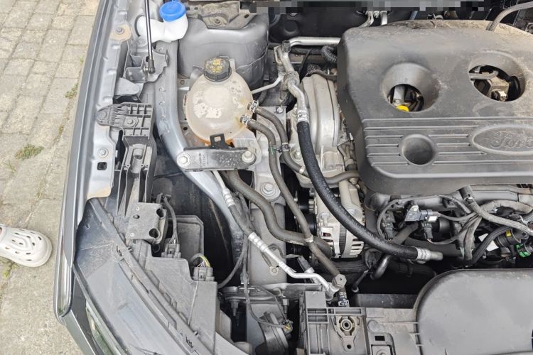 Used Ford Mondeo 2025 1.5T EcoBoost Luxury Version Engine Bay Right