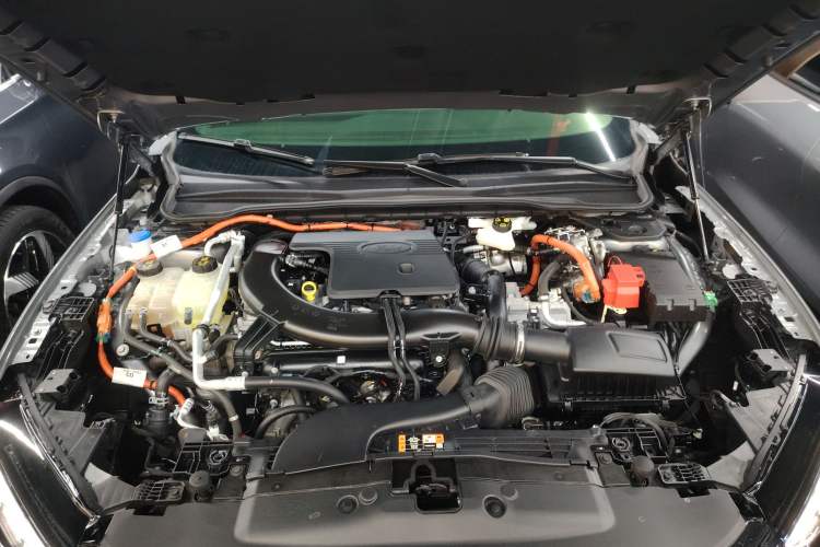 Used Ford Mondeo 2025 2.0T EcoBoost E Hybrid Sport Edition Engine Bay