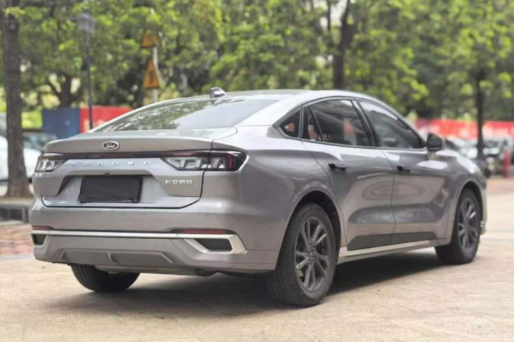 Used Ford Mondeo 2025 2.0T EcoBoost Luxury Version Exterior 2