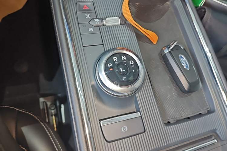 Used Ford Mondeo 2025 2.0T EcoBoost Luxury Version Gear Lever