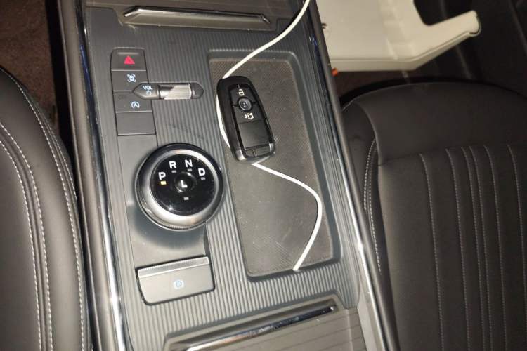 Used Ford Mondeo 2025 2.0T EcoBoost Luxury Version Gear Lever