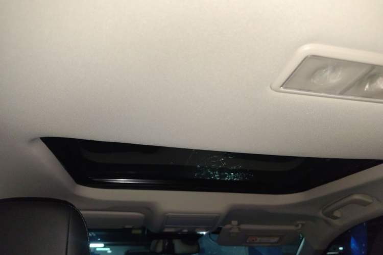 Used Ford Mondeo 2025 2.0T EcoBoost Luxury Version Headliner