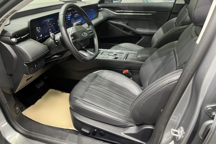 Used Ford Mondeo 2025 2.0T EcoBoost Luxury Version Interior 1
