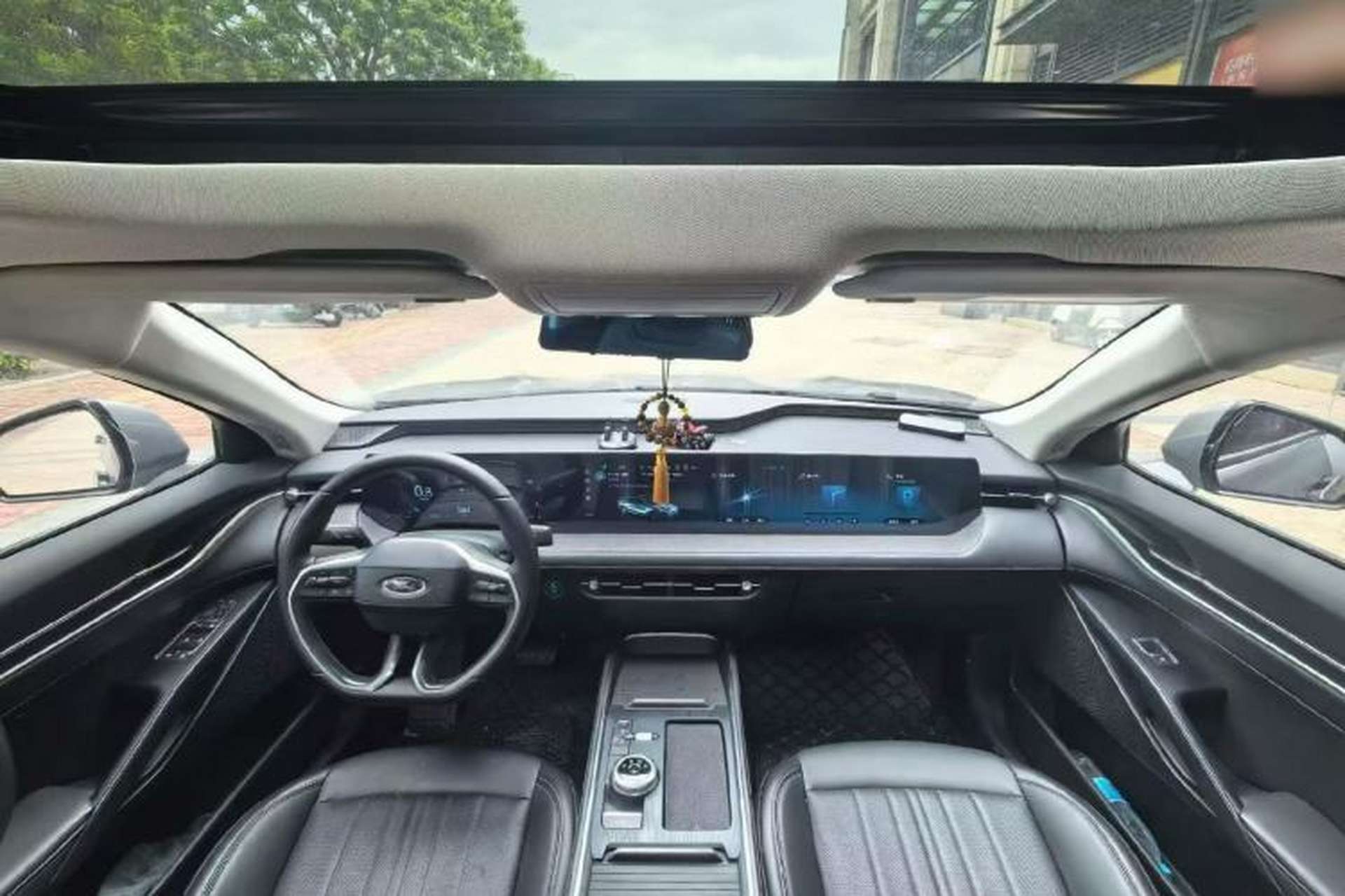 Used Ford Mondeo 2025 2.0T EcoBoost Luxury Version Interior 3