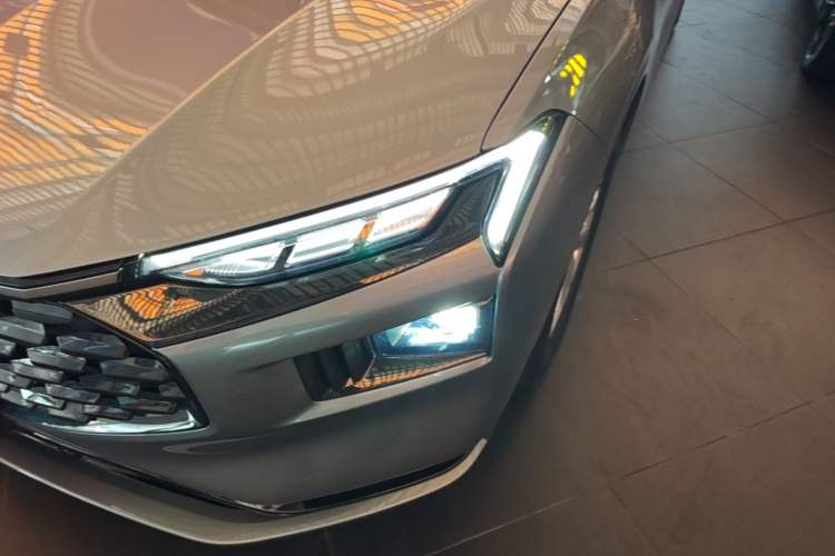 Used Ford Mondeo 2025 1.5T EcoBoost E Hybrid Comfort Edition Left Front Headlight