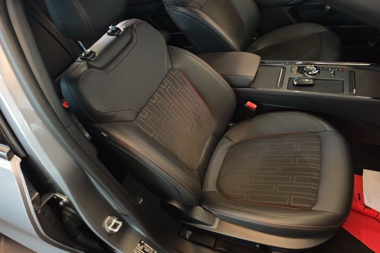 Used Ford Mondeo 2025 1.5T EcoBoost E Hybrid Comfort Edition Right Front Seat