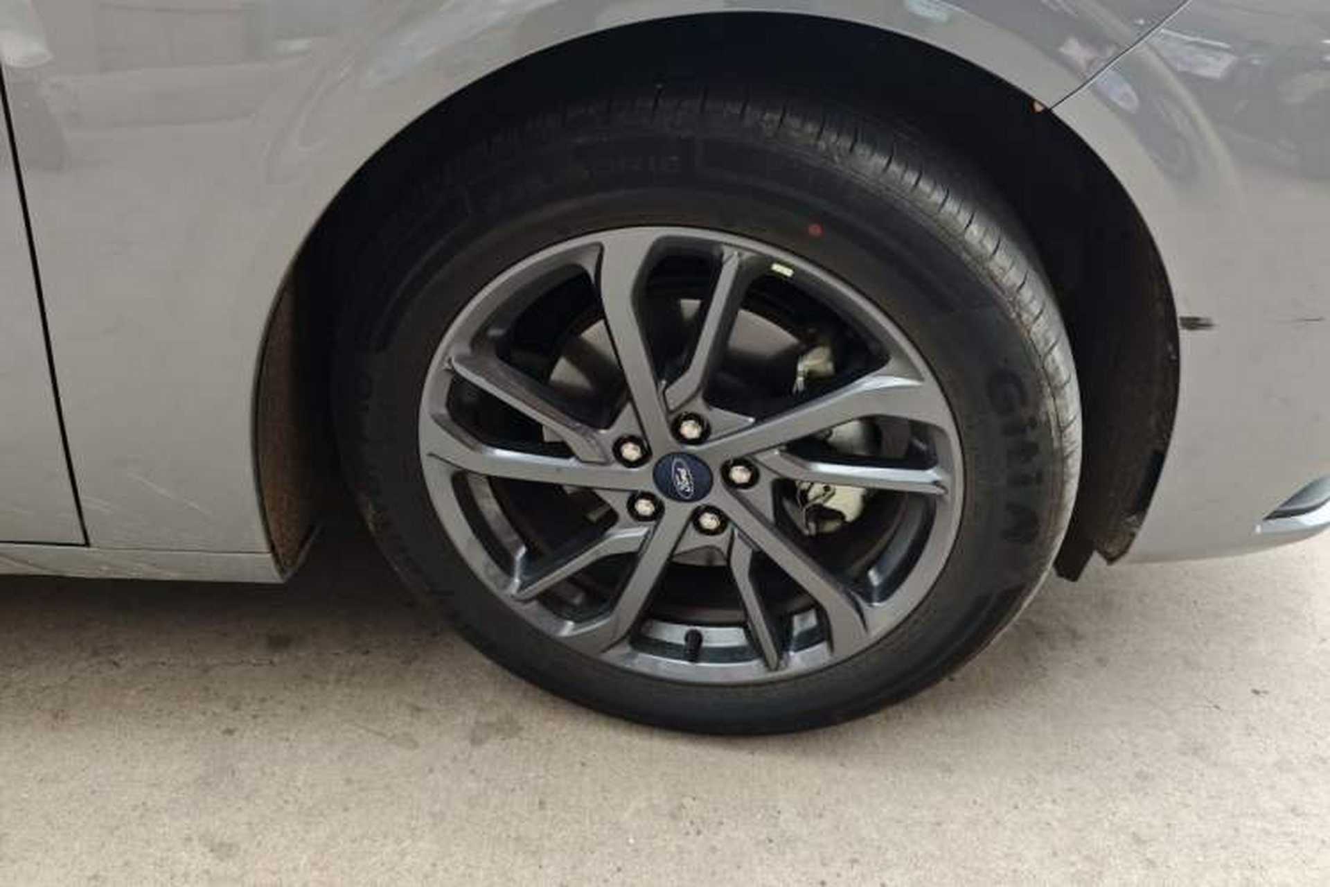 Used Ford Mondeo 2025 2.0T EcoBoost Luxury Version Right Front Wheel Hub