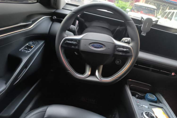 Used Ford Mondeo 2025 2.0T EcoBoost Luxury Version Steering Wheel
