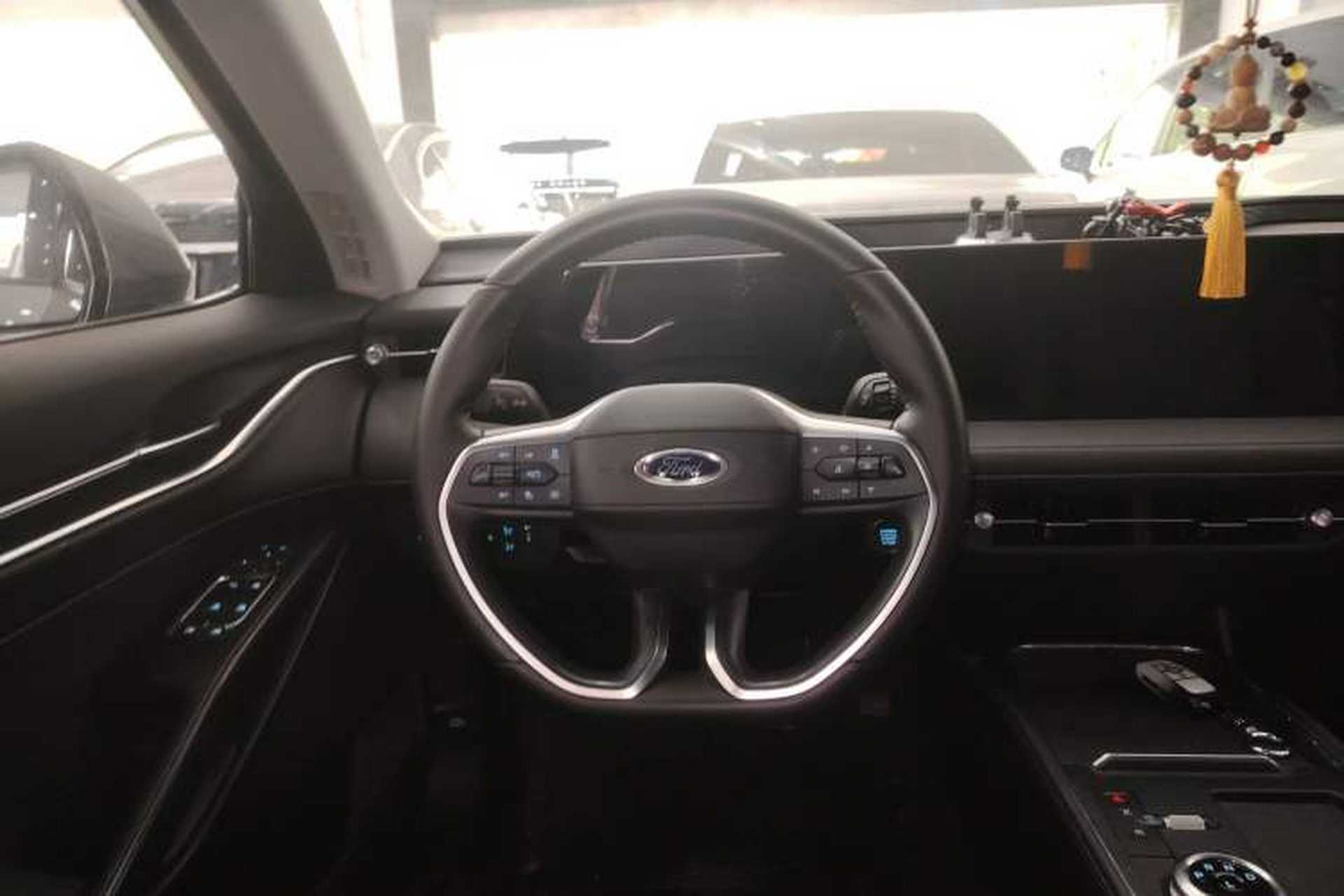Used Ford Mondeo 2025 2.0T EcoBoost Luxury Version Steering Wheel