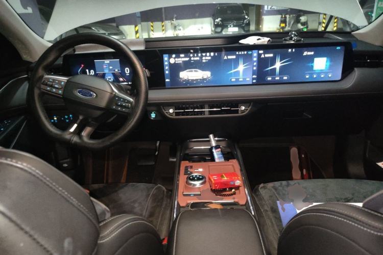 Used Ford Mondeo 2025 1.5T EcoBoost Luxury Version Center Console