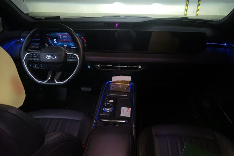 Used Ford Mondeo 2025 2.0T EcoBoost Ultimate Edition Center Console