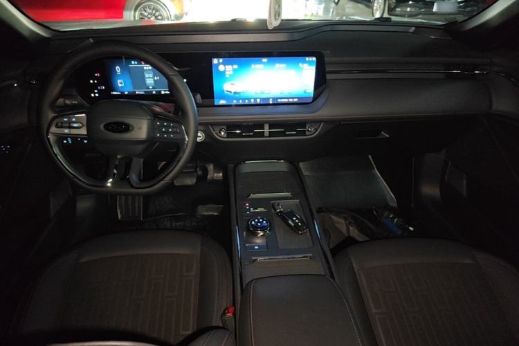 Used Ford Mondeo 2025 1.5T EcoBoost Comfort Version Center Console