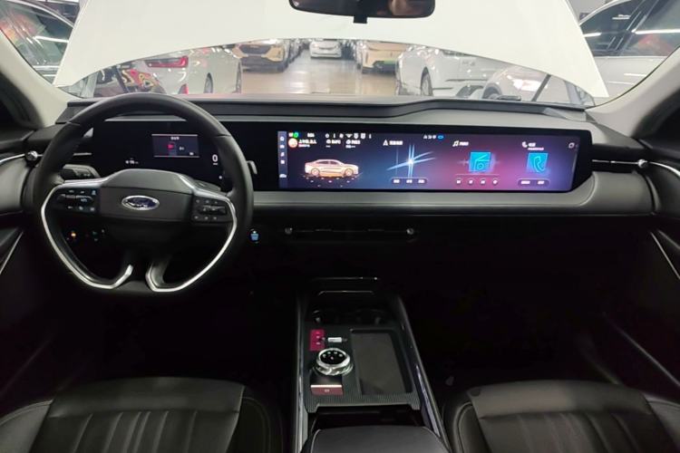 Used Ford Mondeo 2025 2.0T EcoBoost Luxury Version Center Console