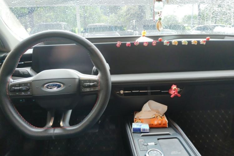 Used Ford Mondeo 2025 2.0T EcoBoost Luxury Version Center Console
