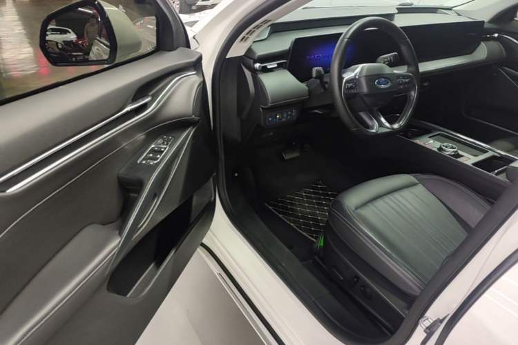Used Ford Mondeo 2025 2.0T EcoBoost Luxury Version Driver Seat