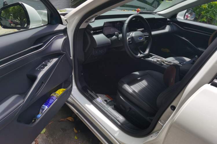 Used Ford Mondeo 2025 2.0T EcoBoost Luxury Version Driver Seat