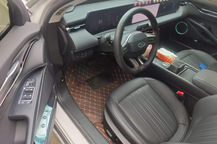 Used Ford Mondeo 2025 2.0T EcoBoost Luxury Version Driver Seat