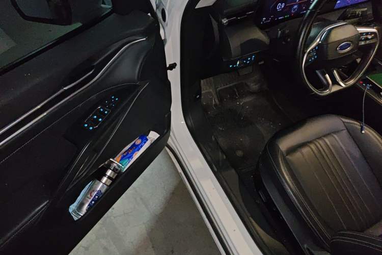 Used Ford Mondeo 2025 2.0T EcoBoost Luxury Version Driver Seat