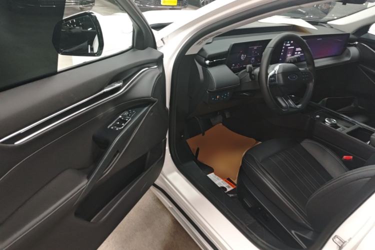 Used Ford Mondeo 2025 2.0T EcoBoost Luxury Version Driver Seat