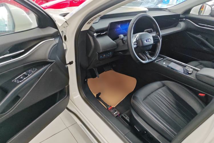 Used Ford Mondeo 2025 2.0T EcoBoost Luxury Version Driver Seat