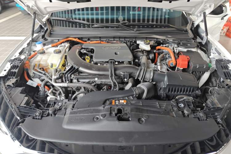 Used Ford Mondeo 2025 2.0T EcoBoost E Hybrid Sport Edition ST-Line Engine Bay