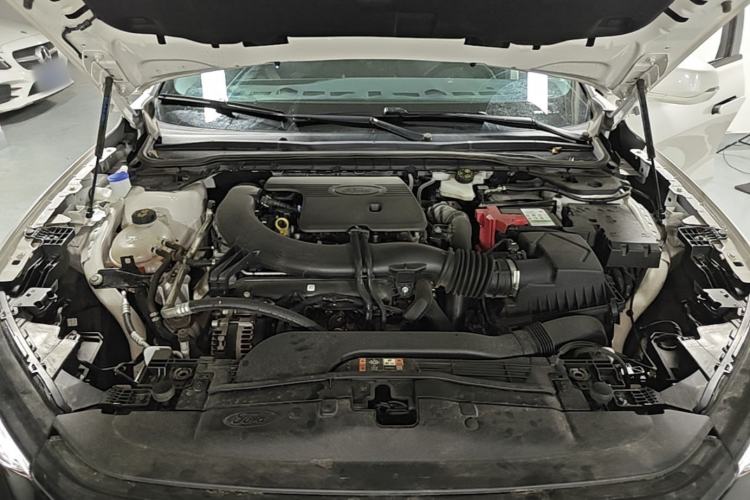 Used Ford Mondeo 2025 2.0T EcoBoost Luxury Version Engine Bay