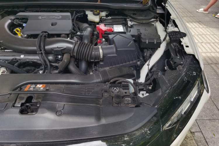Used Ford Mondeo 2025 2.0T EcoBoost Luxury Version Engine Bay Left