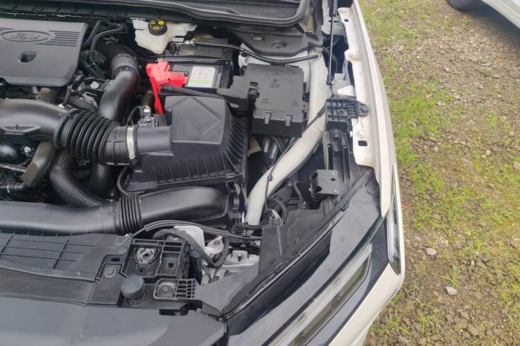Used Ford Mondeo 2025 2.0T EcoBoost Luxury Version Engine Bay Left