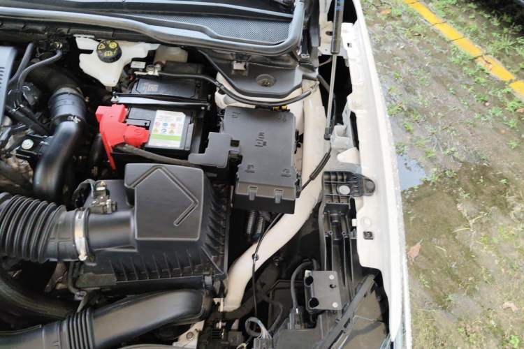 Used Ford Mondeo 2025 2.0T EcoBoost Luxury Version Engine Bay Left