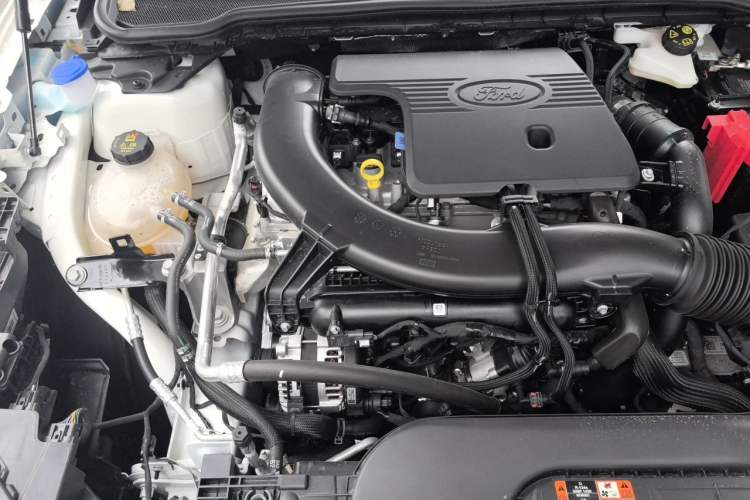 Used Ford Mondeo 2025 2.0T EcoBoost Luxury Version Engine Bay Right