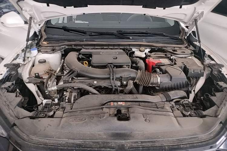 Used Ford Mondeo 2025 2.0T EcoBoost Luxury Version Engine Bay