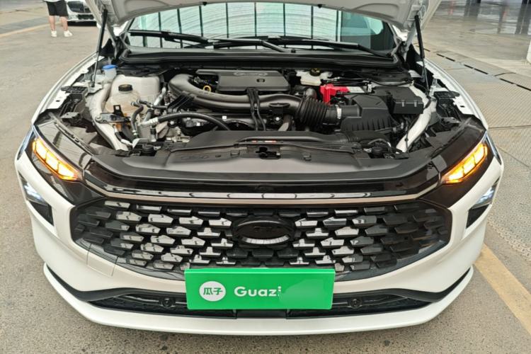 Used Ford Mondeo 2025 2.0T EcoBoost Luxury Version Engine Bay