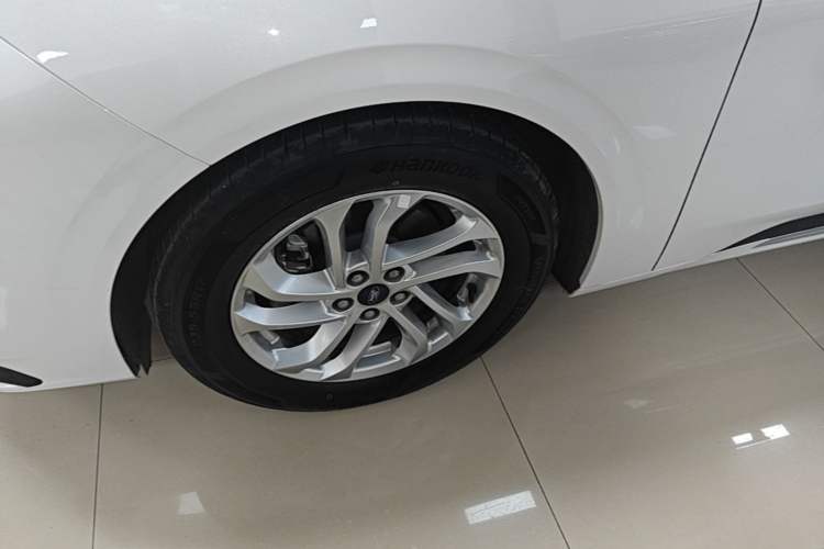 Used Ford Mondeo 2025 1.5T EcoBoost Comfort Version Exterior 4