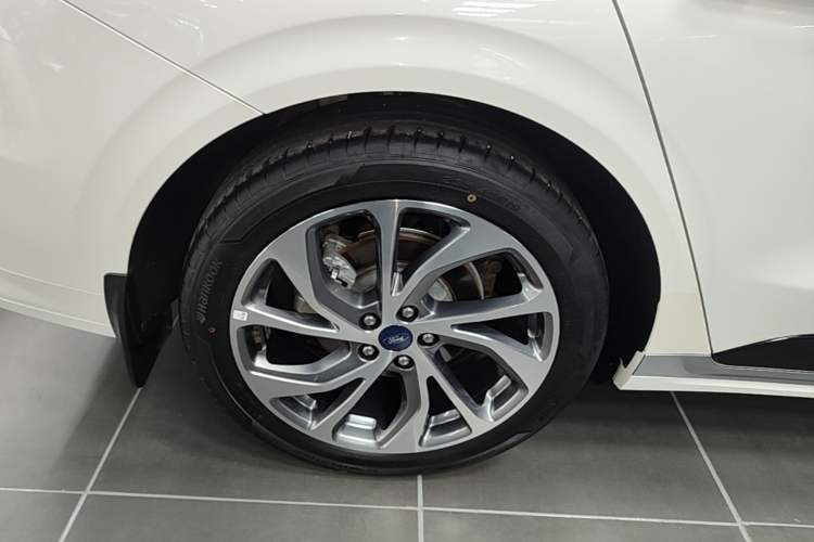 Used Ford Mondeo 2025 2.0T EcoBoost Ultimate Edition Exterior 5