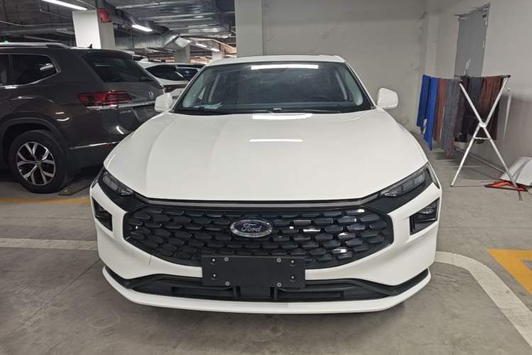 Used Ford Mondeo 2025 2.0T EcoBoost Luxury Version Front