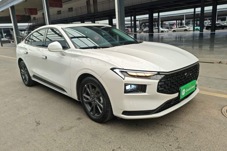 Used Ford Mondeo 2025 2.0T EcoBoost Luxury Version Front Right 45 Deg