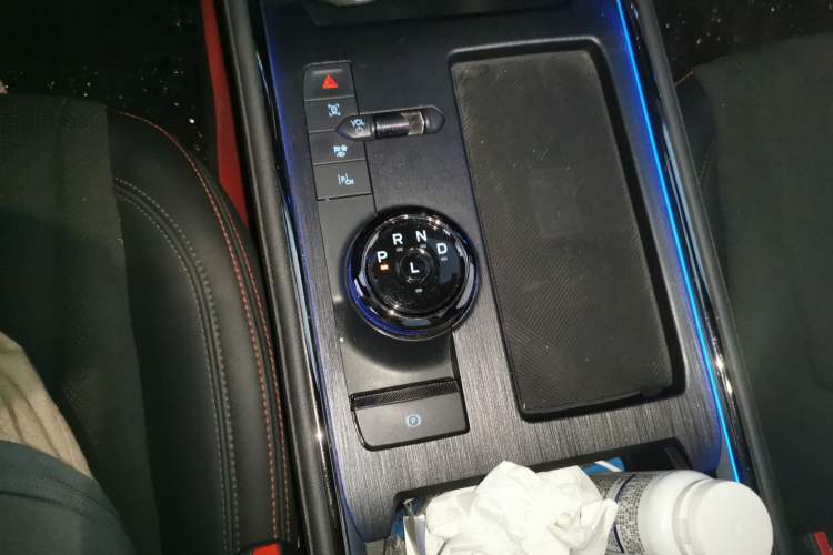 Used Ford Mondeo 2025 2.0T EcoBoost E Hybrid Sport Edition ST-Line Gear Lever