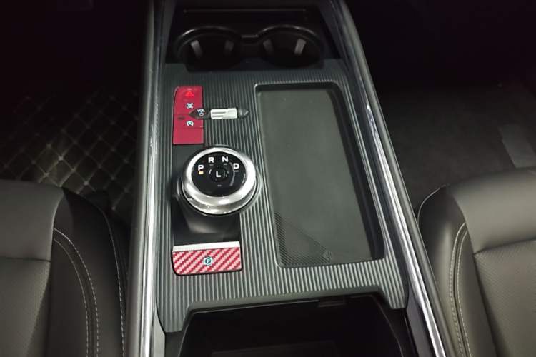 Used Ford Mondeo 2025 2.0T EcoBoost Luxury Version Gear Lever