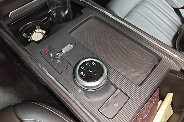 Used Ford Mondeo 2025 2.0T EcoBoost Luxury Version Gear Lever