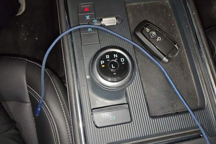 Used Ford Mondeo 2025 2.0T EcoBoost Luxury Version Gear Lever