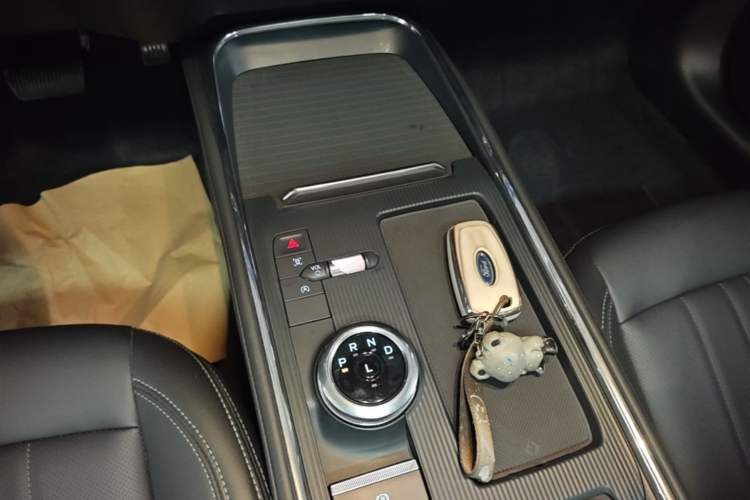 Used Ford Mondeo 2025 2.0T EcoBoost Luxury Version Gear Lever
